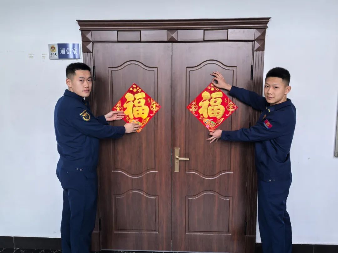 齐齐哈尔消防指战员如何用大红灯笼和春联迎接新春？他们的年味有多浓  第8张