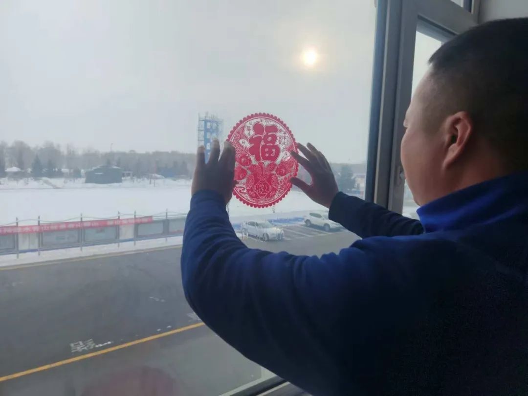 齐齐哈尔消防指战员如何用大红灯笼和春联迎接新春？他们的年味有多浓  第9张