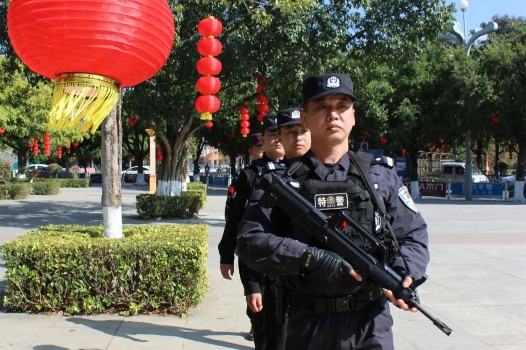 春节团圆夜,谁在守护我们的平安?人民警察的坚守让人泪目 第2张 春节团圆夜,谁在守护我们的平安?人民警察的坚守让人泪目 第2张