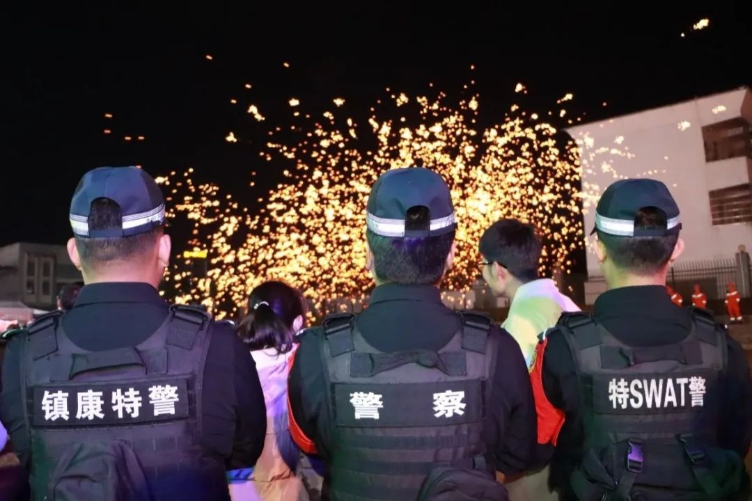 春节团圆夜,谁在守护我们的平安?人民警察的坚守让人泪目 第15张 春节团圆夜,谁在守护我们的平安?人民警察的坚守让人泪目 第15张