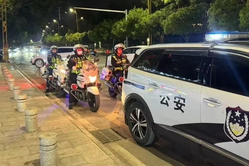 春节团圆夜,谁在守护我们的平安?人民警察的坚守让人泪目 第5张 春节团圆夜,谁在守护我们的平安?人民警察的坚守让人泪目 第5张