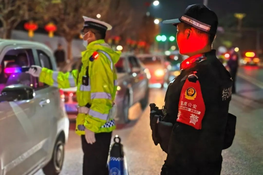 春节团圆夜,谁在守护我们的平安?人民警察的坚守让人泪目 第8张 春节团圆夜,谁在守护我们的平安?人民警察的坚守让人泪目 第8张