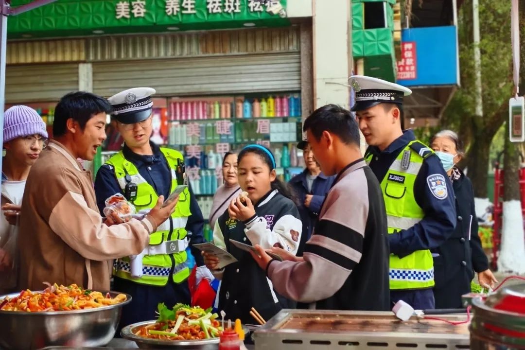 春节团圆夜,谁在守护我们的平安?人民警察的坚守让人泪目 第10张 春节团圆夜,谁在守护我们的平安?人民警察的坚守让人泪目 第10张
