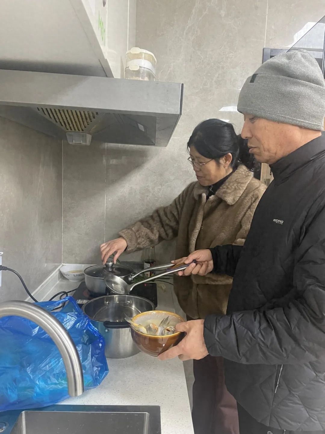 大年初三，共享厨房里的团圆饭香！你有多久没和家人一起做饭了？