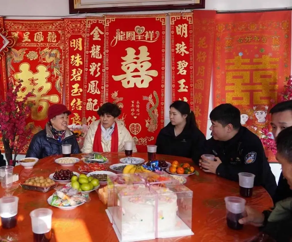 失散半世纪终团聚！邢女士一家的团圆饭背后有何故事？  第3张