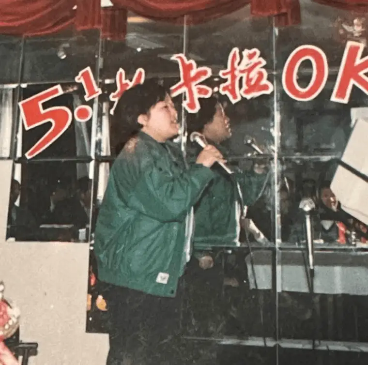一张不舍丢弃的折叠小圆桌! 背后藏着何等时代巨变?  第13张