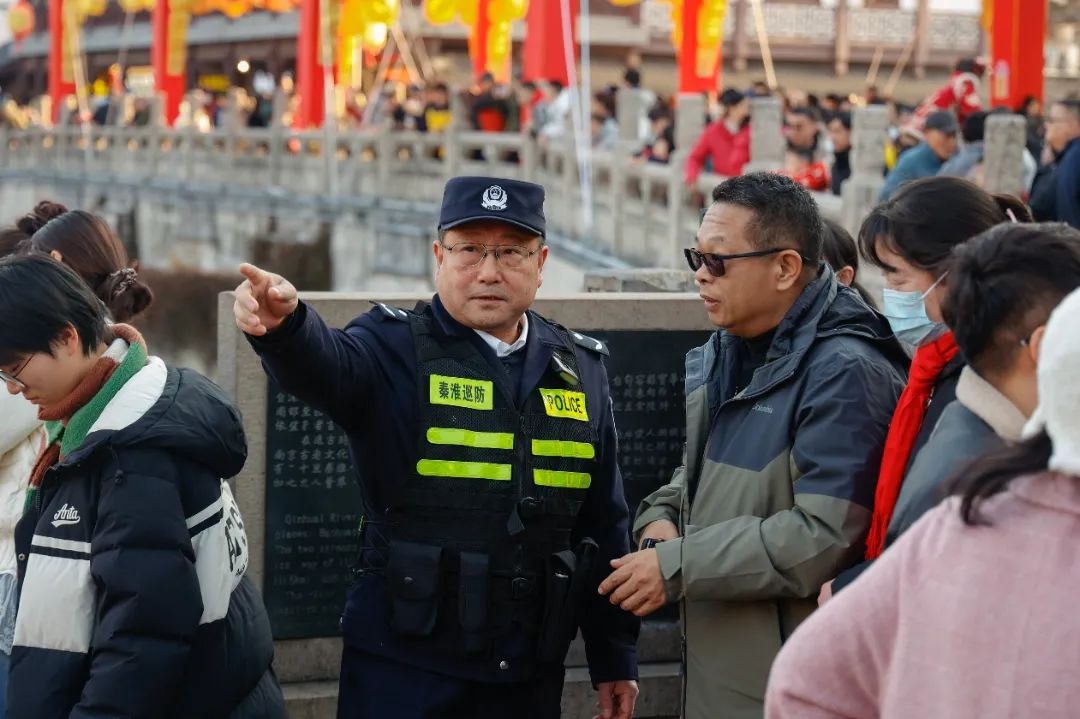 39年！他与秦淮灯会相伴，背后藏着怎样的故事?  第5张