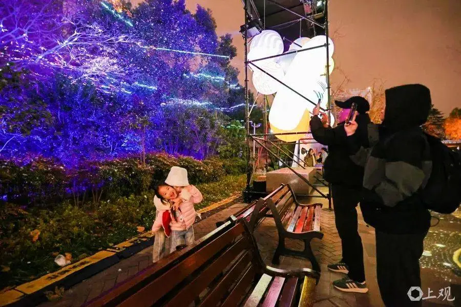 大年初四苏州河畔建筑长花？静安光影秀超惊艳!  第3张