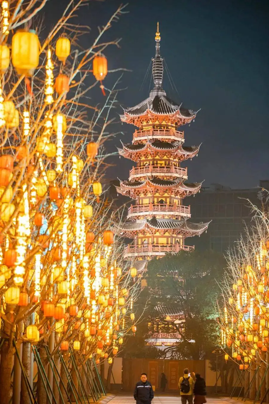 大年初四苏州河畔建筑长花？静安光影秀超惊艳!  第10张