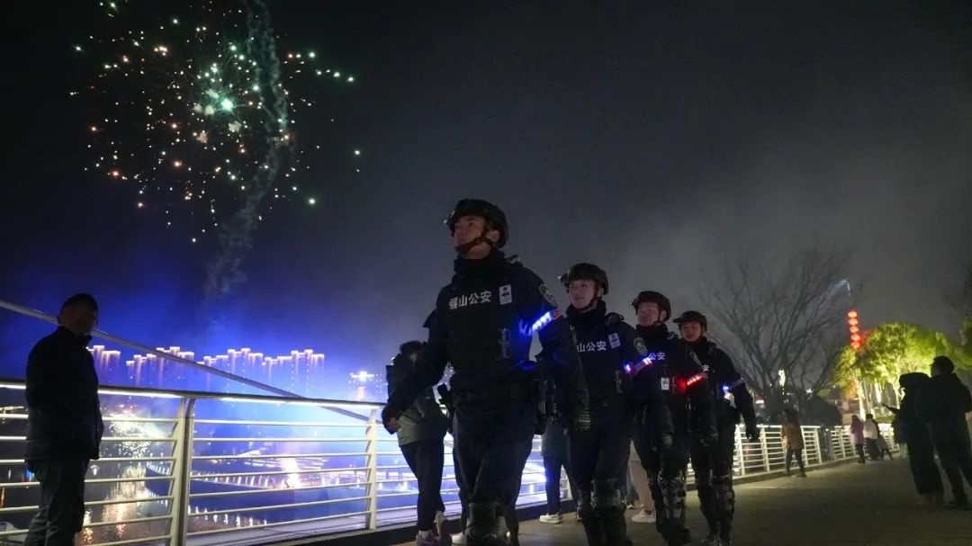 新春走基层：阖家团圆时谁坚守岗位？看平安无锡藏蓝身影  第2张