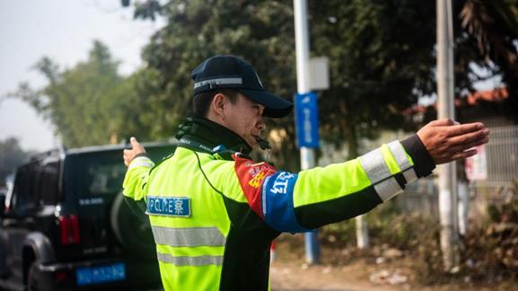 浓浓年味里，人民警察坚守岗位逆行而上！你知道他们有多不容易吗？  第4张