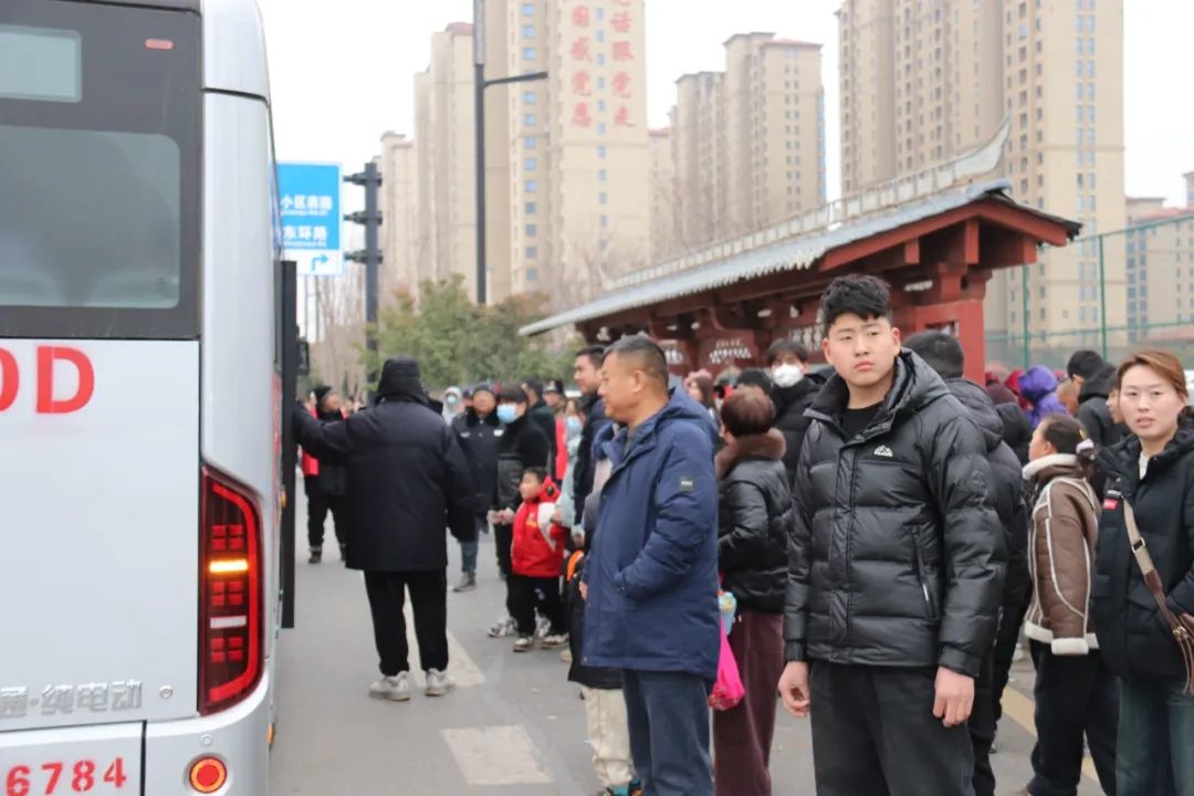 初五假期大家嗨，交警蜀黍忙啥呢？快来看看  第3张