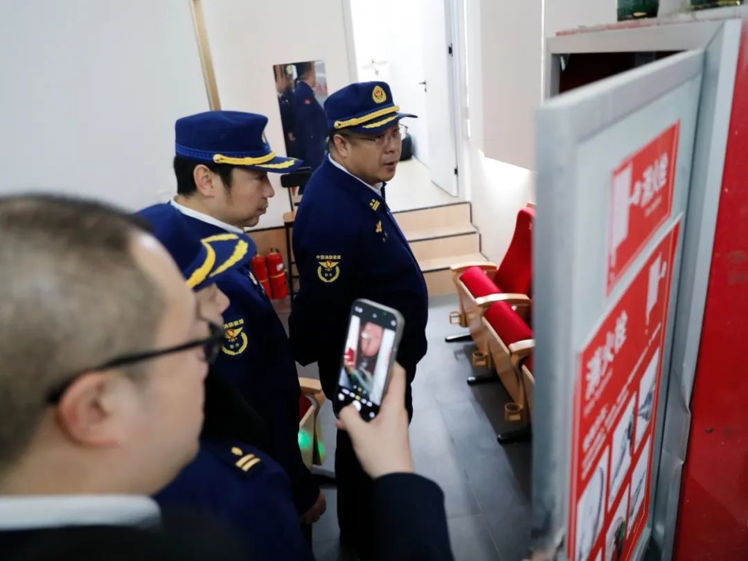 春节假期后半程消防安全如何保障？看局长带队检查  第2张