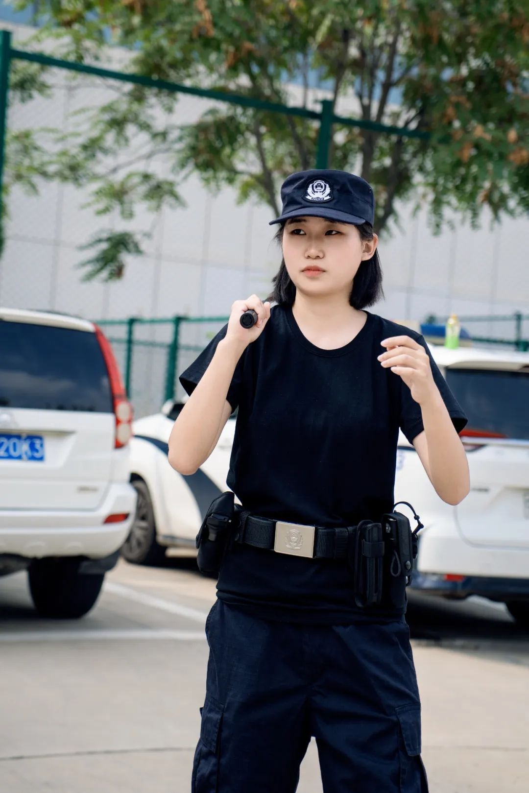 西夏公安与民众心手相连，这份守护与陪伴为何如此温馨动人？  第4张