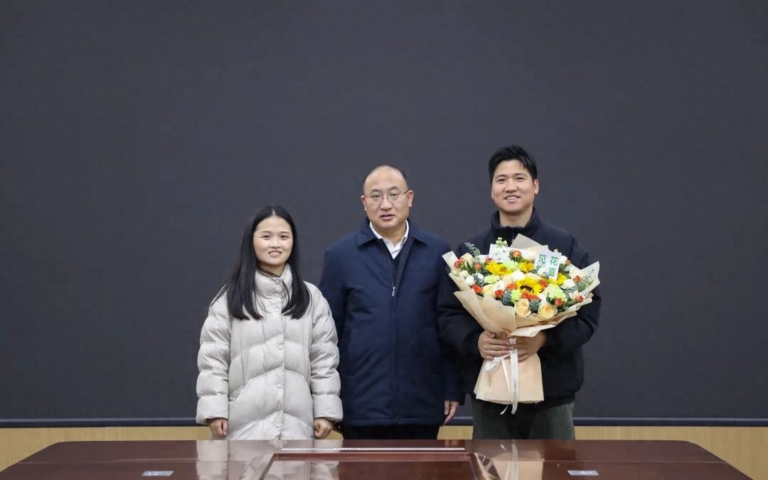 县委书记慰问2025春晚彭泽籍演员刘志强 背后深意?  第1张