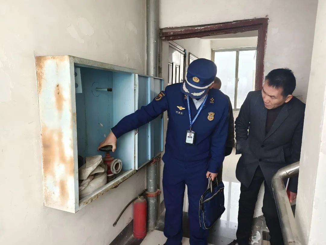 春节团圆时，蓝朋友坚守一线？涟源消防的忠诚守护  第2张
