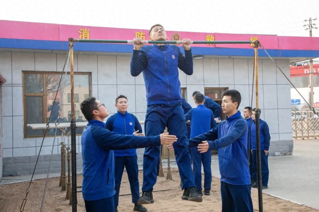 县消防救援大队春节奋战一线!舍小家为大家背后的坚守精神你懂吗?  第1张