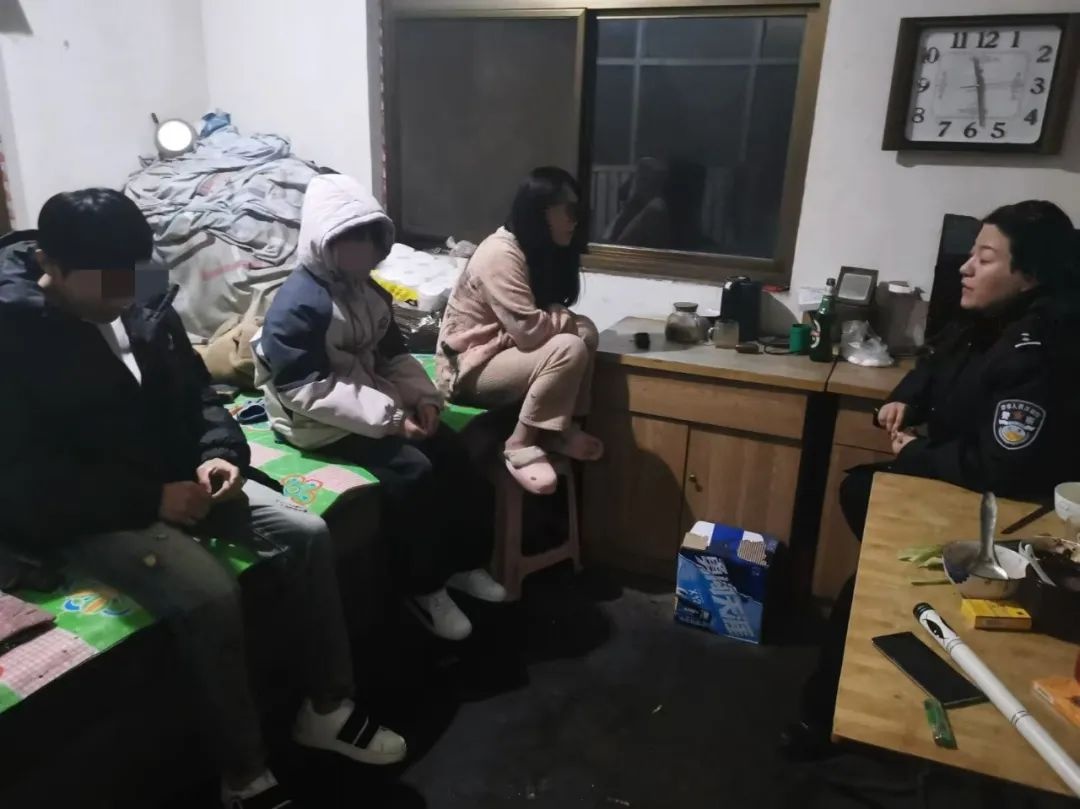 春节家庭矛盾升级！孩子教育问题竟让夫妻大打出手，民警如何化解？  第2张