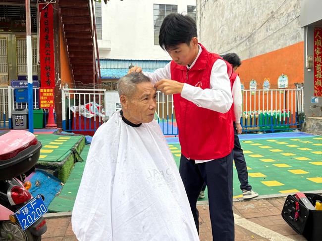 传统与现代的完美融合！儋州龙抬头公益服务活动为何引发居民热烈反响？  第2张