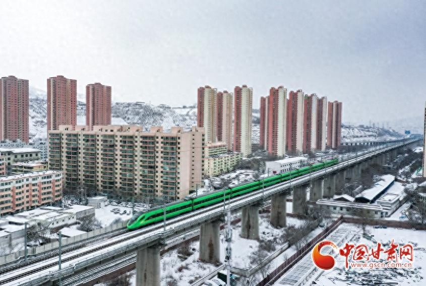 甘肃突降大雪，铁路安全如何保障？揭秘兰州铁路局的紧急应对措施