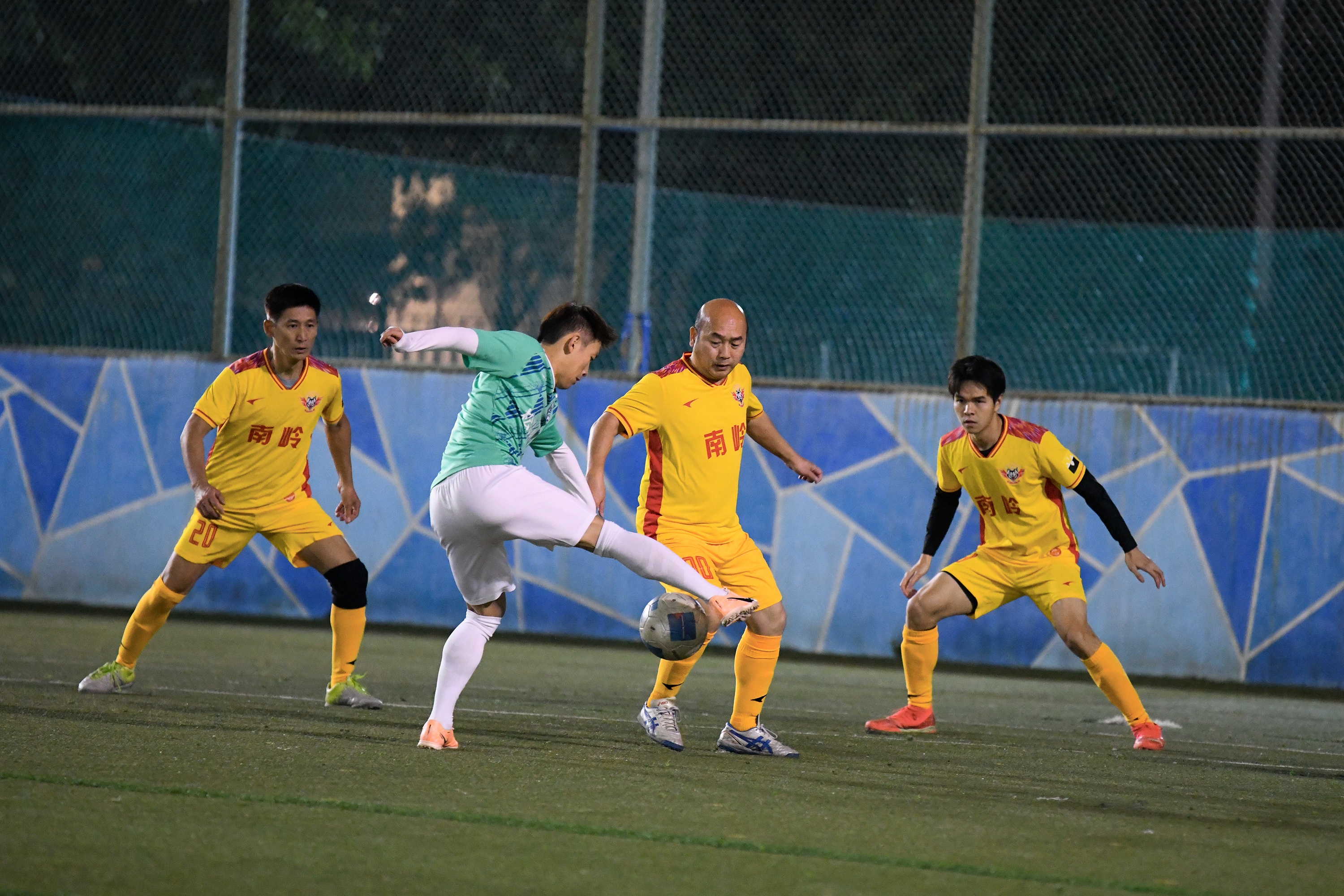 松岗足协队3场狂轰27球,八强名单出炉,谁能阻挡他们的夺冠之路? 第2张 松岗足协队3场狂轰27球,八强名单出炉,谁能阻挡他们的夺冠之路? 第2张