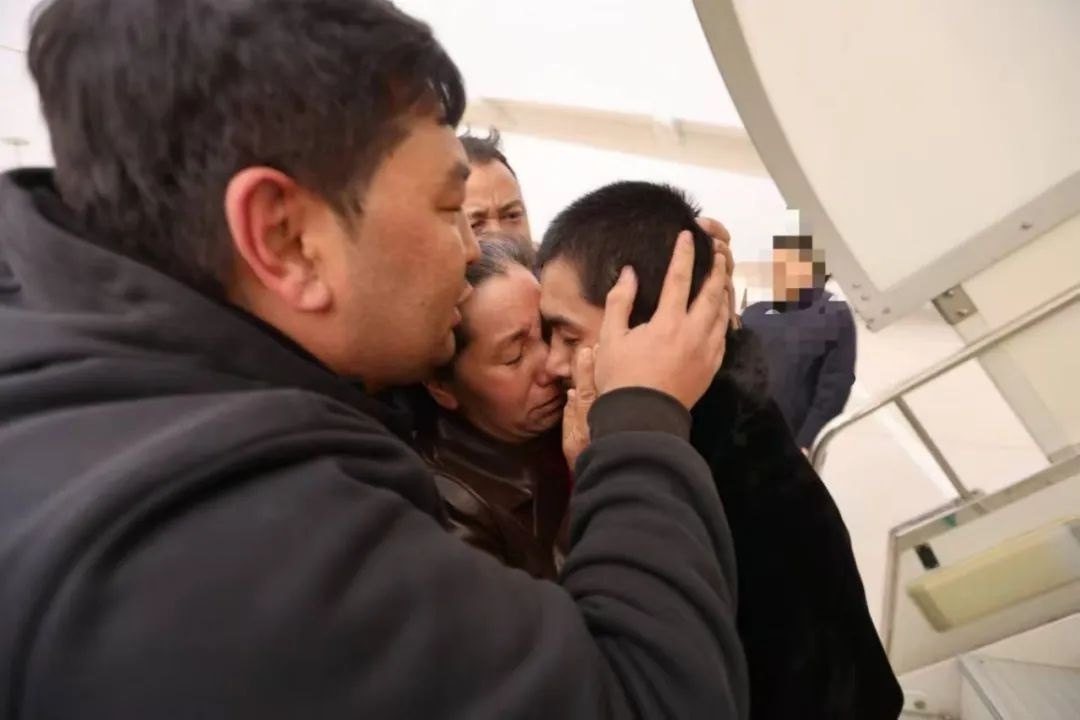 40名中国籍偷渡人员被遣返回国，他们的未来将何去何从？  第2张