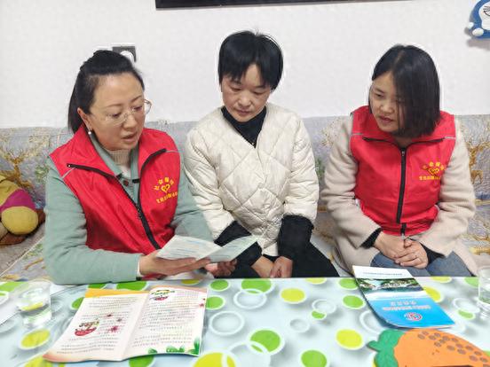 略阳县首例！夫妻联手资助养老保险，2025年账户竟达6300元  第1张