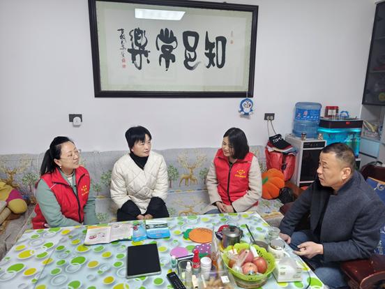 略阳县首例！夫妻联手资助养老保险，2025年账户竟达6300元  第2张
