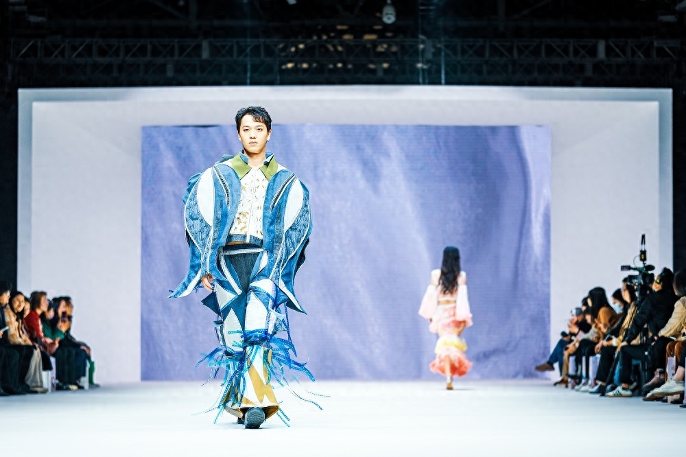 上海杉达学院2025届先锋设计师惊艳上海时装周！传统与未来如何碰撞出时尚火花？