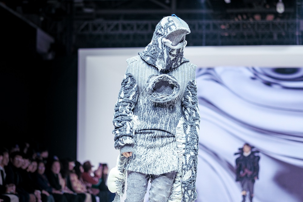 上海杉达学院2025届先锋设计师惊艳上海时装周！传统与未来如何碰撞出时尚火花？  第3张