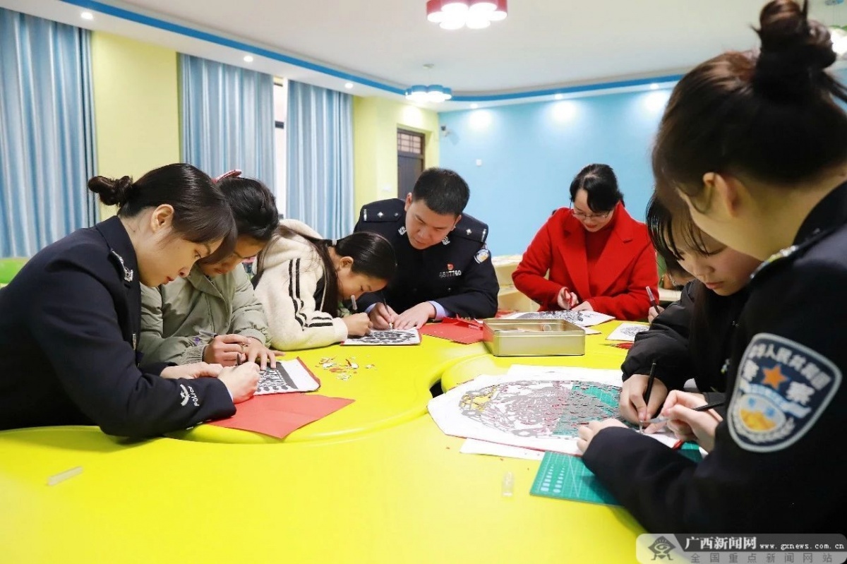 宜州监狱特色普法：民族文化和法治怎样融合？太赞了  第2张