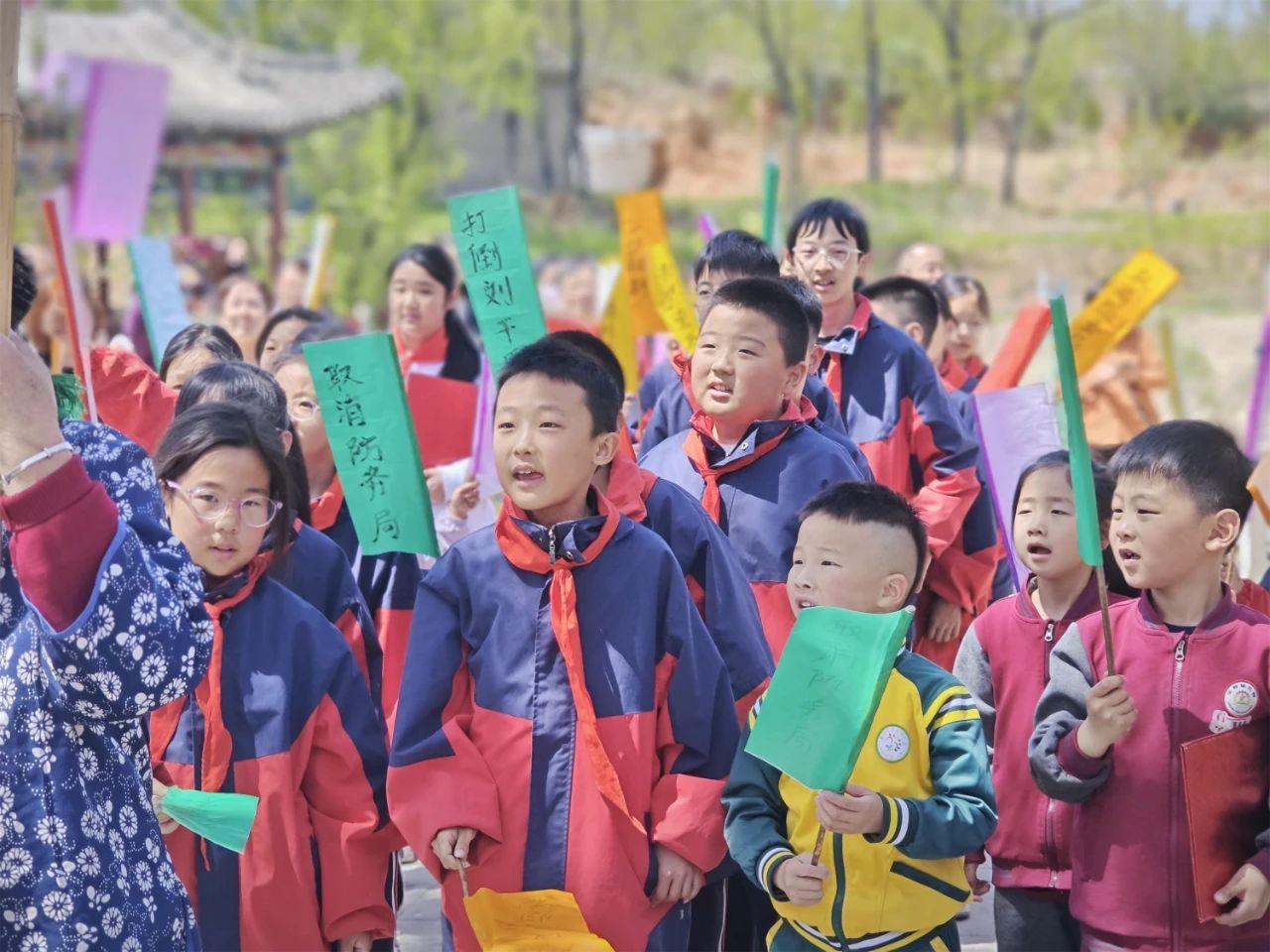 五一假期瓦窑头红色基地研学热！中小学生体验超震撼？  第8张
