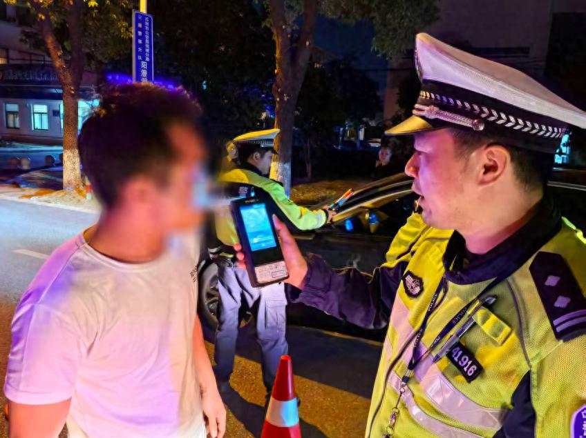 五一假期酒醉驾风险飙升！江苏公安交管部门强力出击为哪般？  第1张