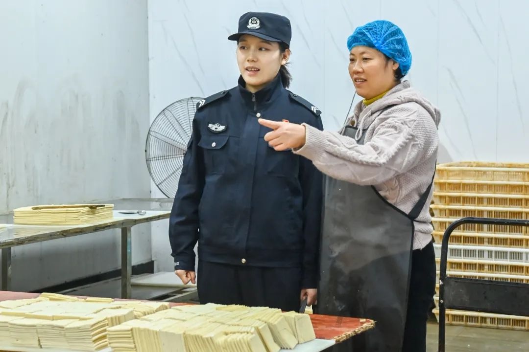 从被守护者到守护者，这个五一新警在岗心声有多震撼？  第2张