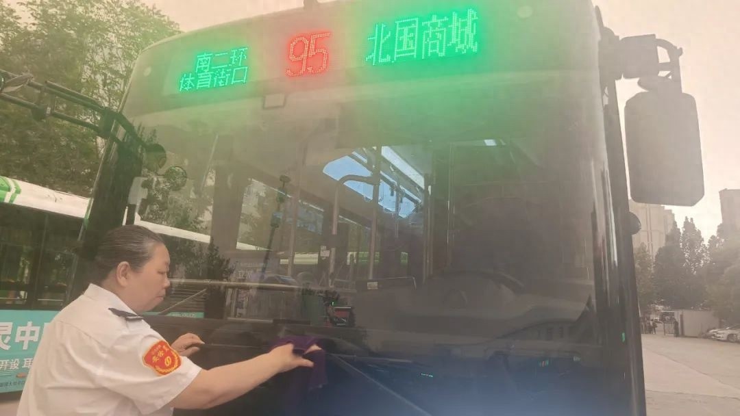 全国五一巾帼标兵岗线路女车长马莉华，退休前的坚守有多动人？