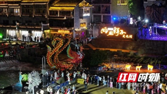 五一凤凰旅游收入近6000万！5.77万人次都去了哪？咋玩的？