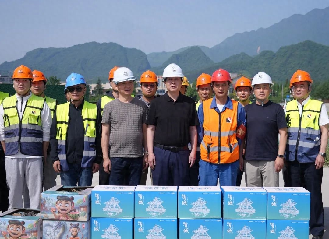5月2日市长张亚丹督导检查工作，青城大桥改建工程何时按时通车？