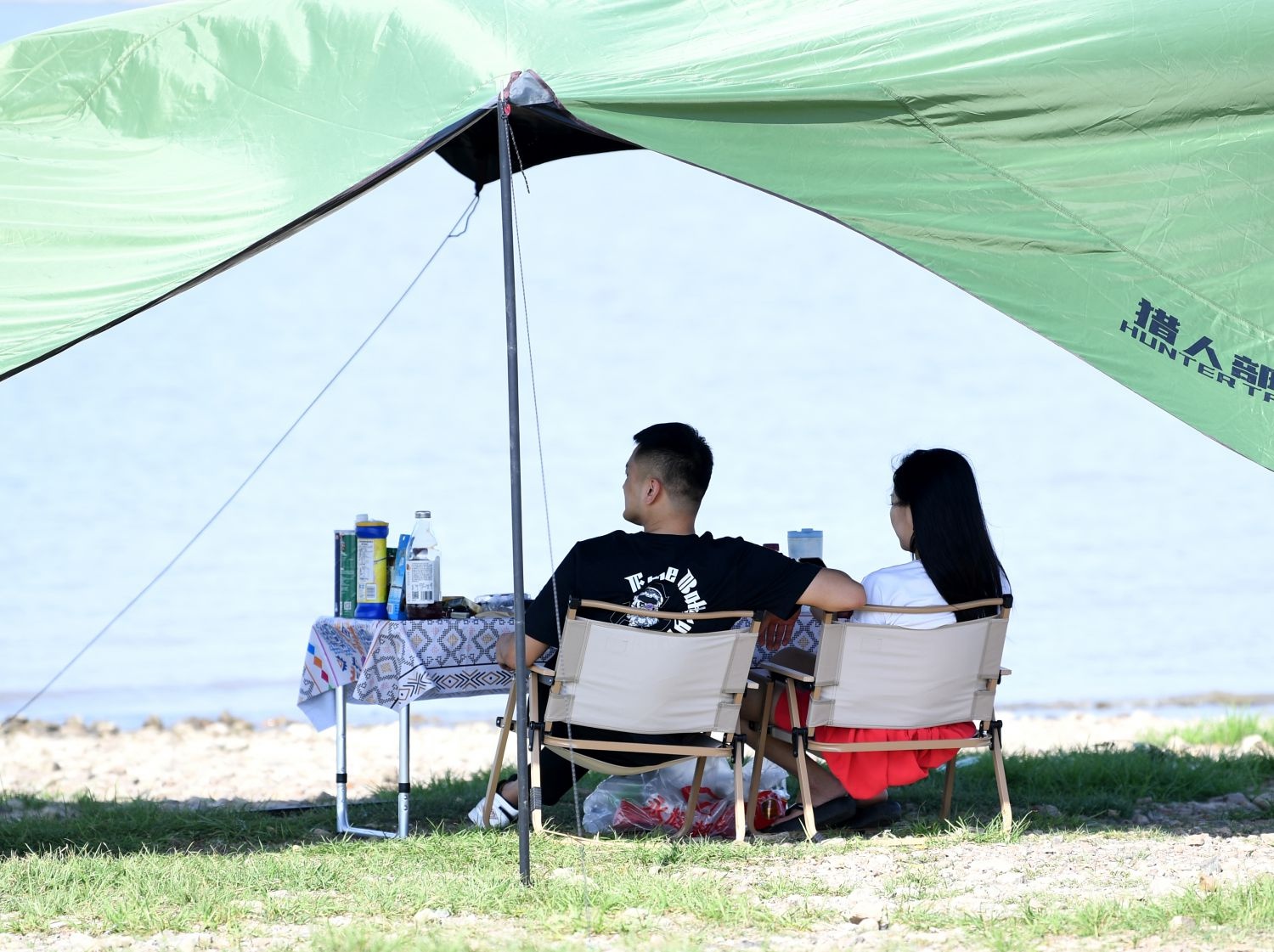 五一假期巢湖湖畔成热门露营地？拎包式体验畅享慢生活  第2张