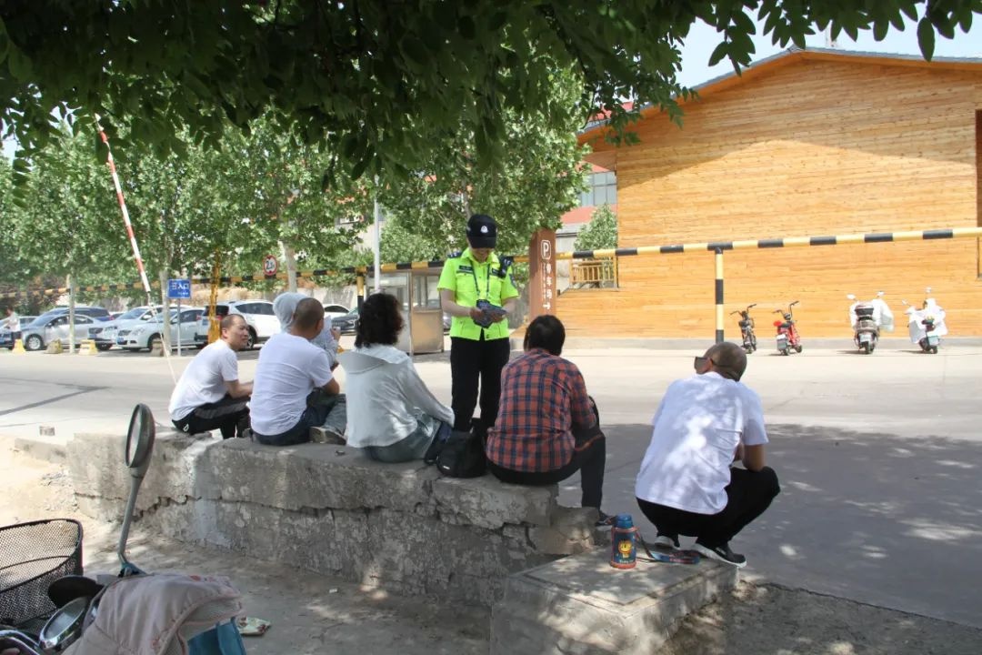 五一假期稷山交警全力筑牢道路安全防线，你知道他们都做了啥？  第5张
