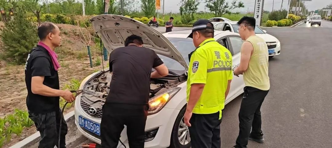 五一假期稷山交警全力筑牢道路安全防线，你知道他们都做了啥？  第8张