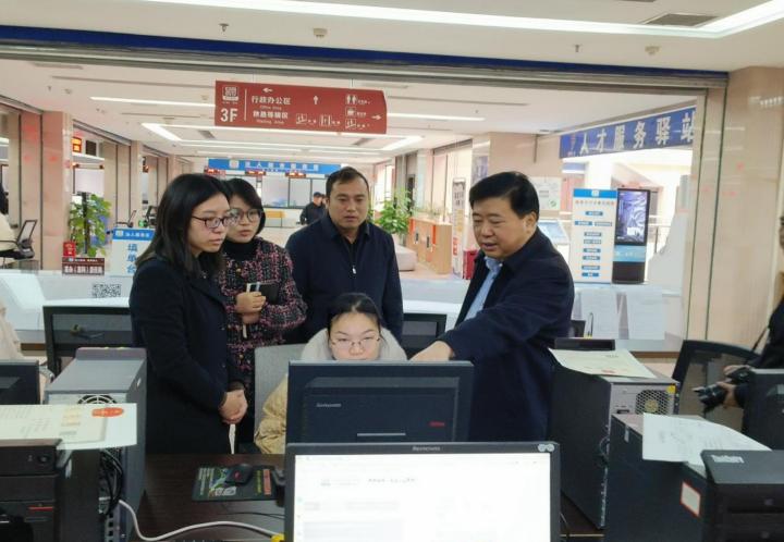 铜仁市市场监管局如何破解企业办事难题？全程跟办体验揭秘  第2张