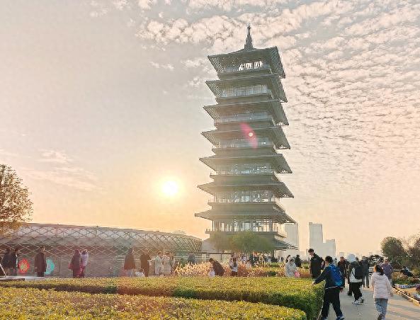 大运塔开放首日，空中花园直通塔内！你准备好登顶了吗？  第1张