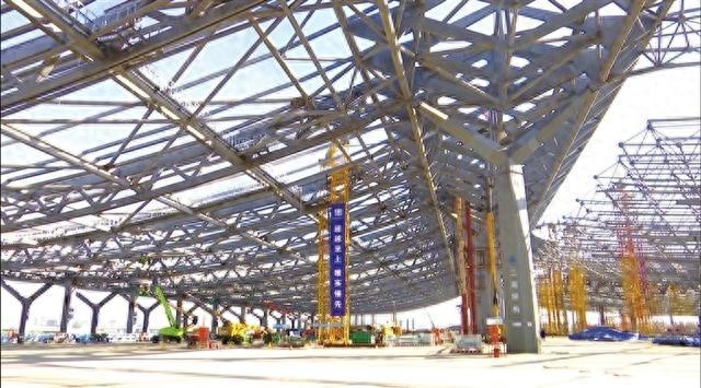 太原机场T3航站楼钢屋盖成功合龙，8720吨巨无霸如何实现精准提升？