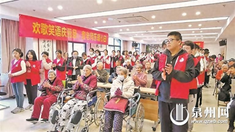 元旦佳节，寒意正浓，东南公益的暖冬行动为何让老人和建筑工人乐开怀？