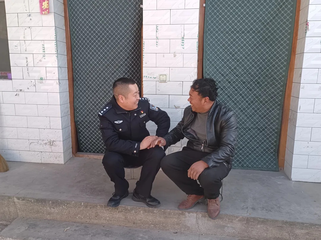 警察丈夫的日常：超级英雄还是家庭守护者？揭秘背后的坚韧与温暖  第3张