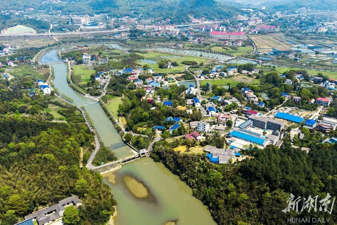 莲花镇：湖南的世外桃源，你准备好探寻这片山水画卷了吗？  第1张