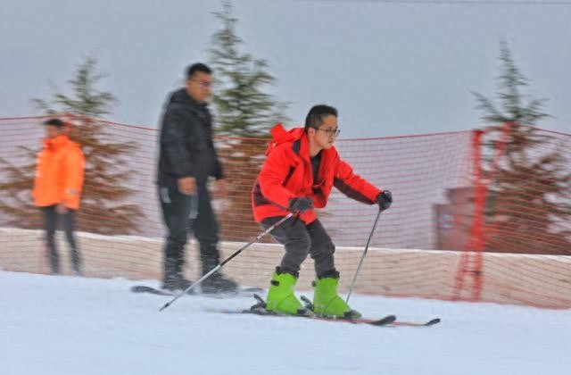 贵阳高坡云顶滑雪场全新升级，2024年冰雪奇缘等你来体验  第1张