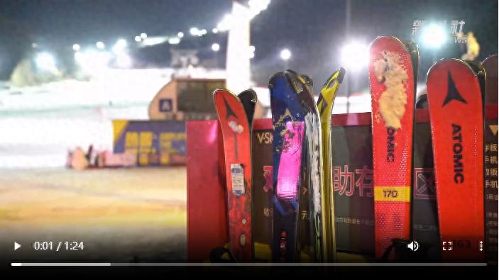 深夜的雪道为何焕然一新？揭秘压雪技师许岩的夜班奇迹
