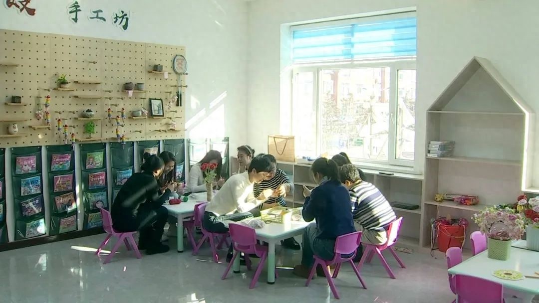 东华社区手工编织培训班：300名妇女如何实现月收入翻倍？  第1张