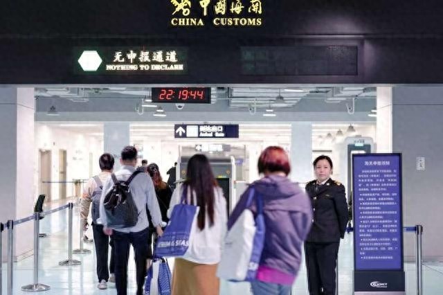 上海口岸旅客数激增95.3%！2024年进出境人数突破3647万，你准备好出发了吗？  第1张